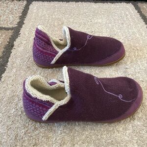 Smartwool purple and white fabric loafers slippers women’s size fits 7.5
